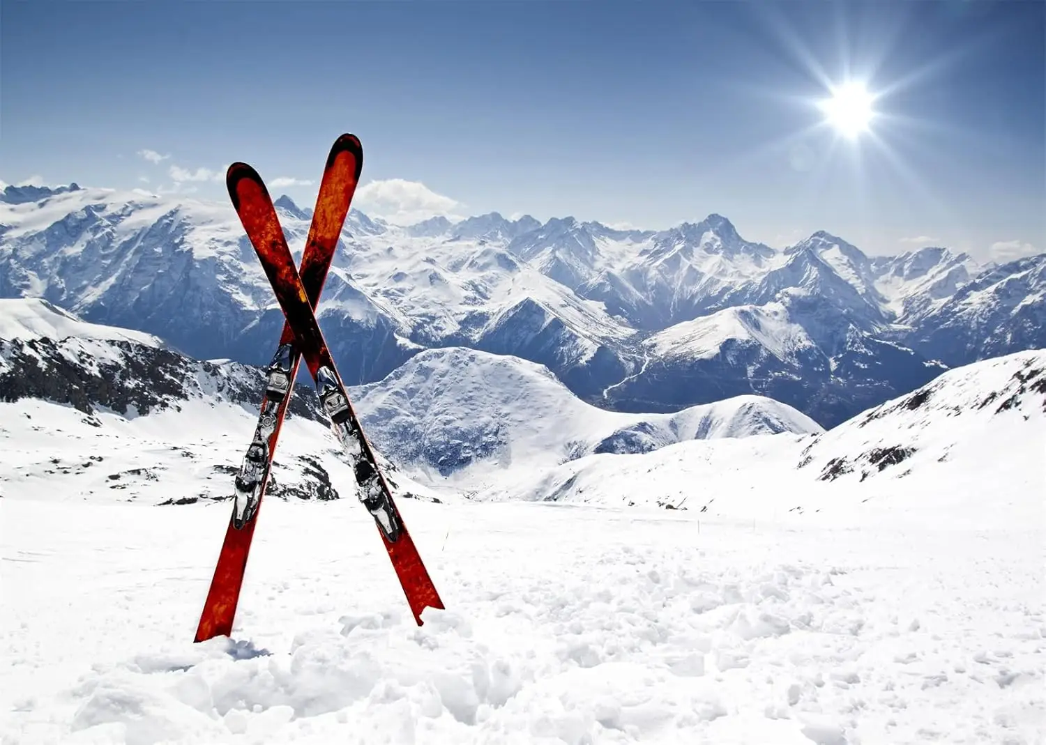 Outdoor Sport Background - Alpen, weißer Schnee, Berggipfel, Snowboard, Skisport,